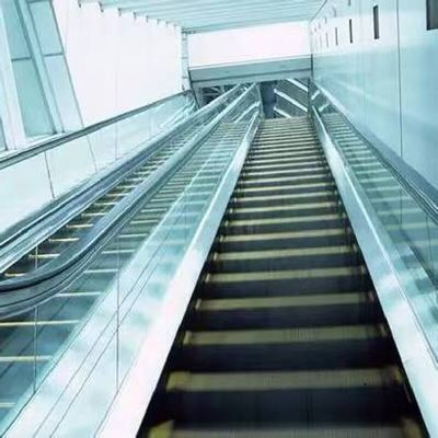 1000 मिमी कदम चौड़ाई एस्केलेटर लिफ्ट सीढ़ी स्टेनलेस स्टील एल्यूमीनियम
